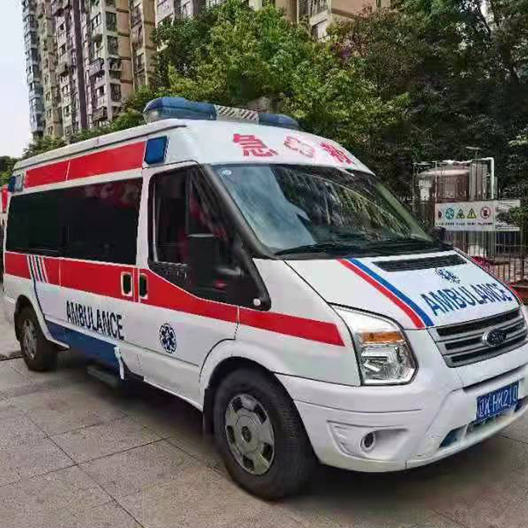阿克塞长途救护车护送病人返乡